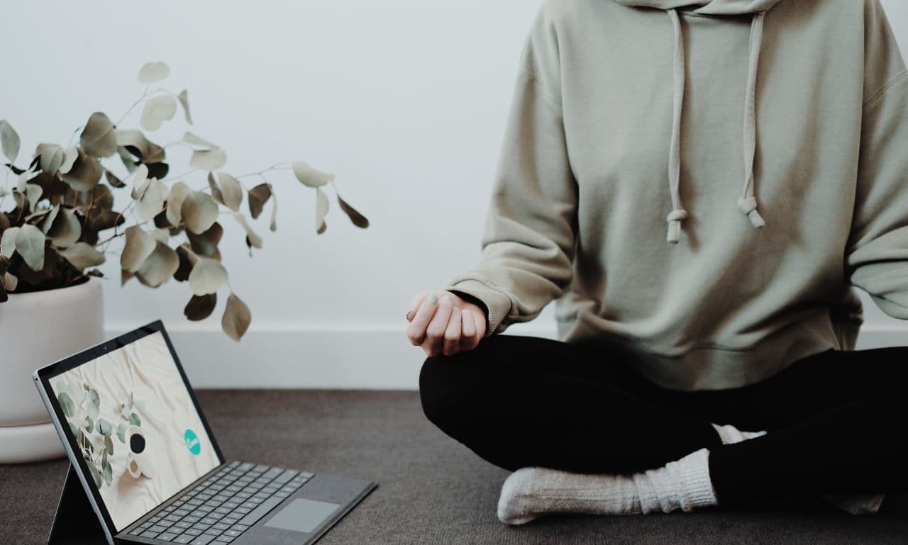 6 Reasons to Incorporate Meditation Into Your Daily Routine